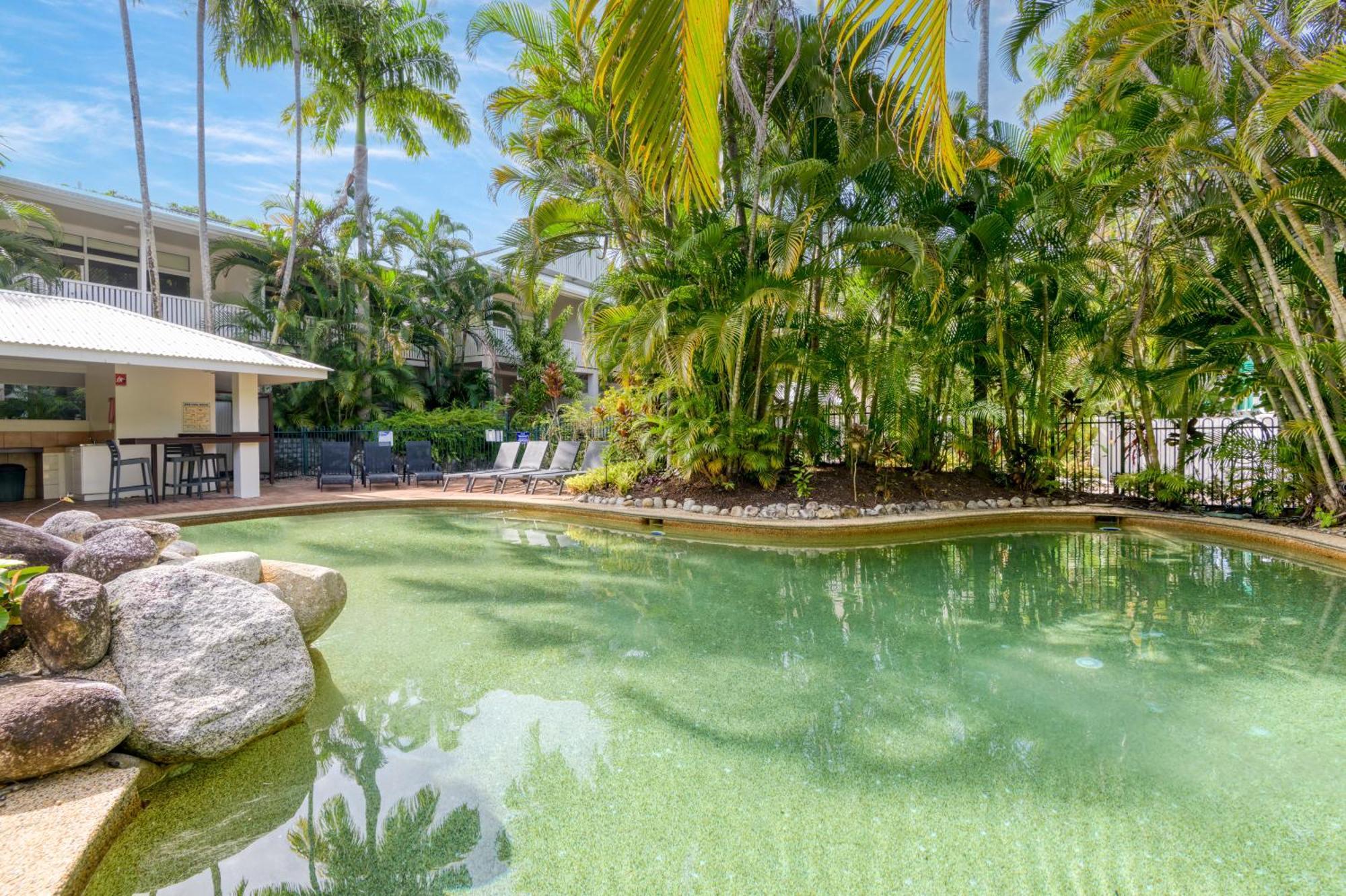 Ocean Palms Apartments Port Douglas Esterno foto