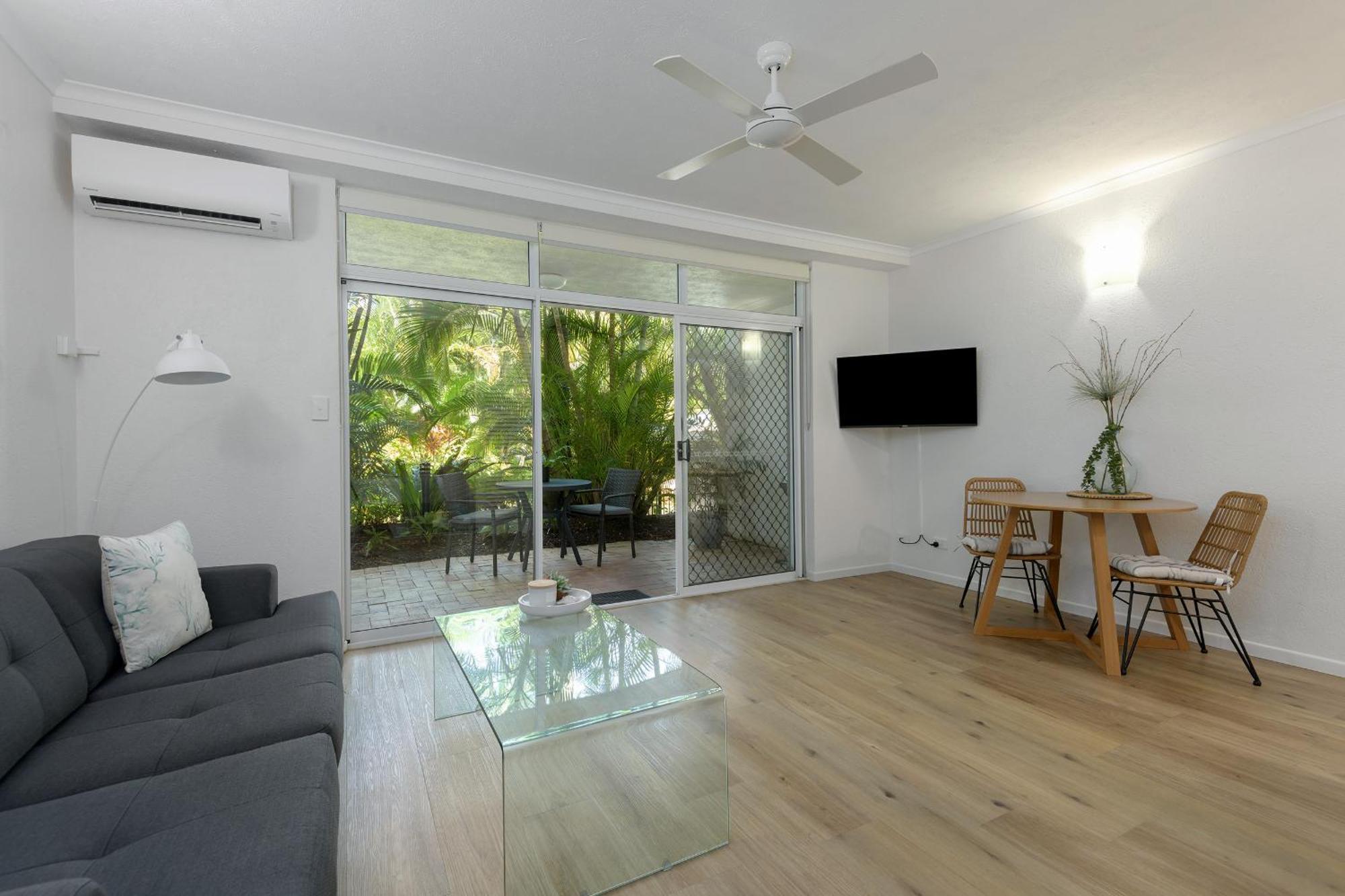 Ocean Palms Apartments Port Douglas Esterno foto